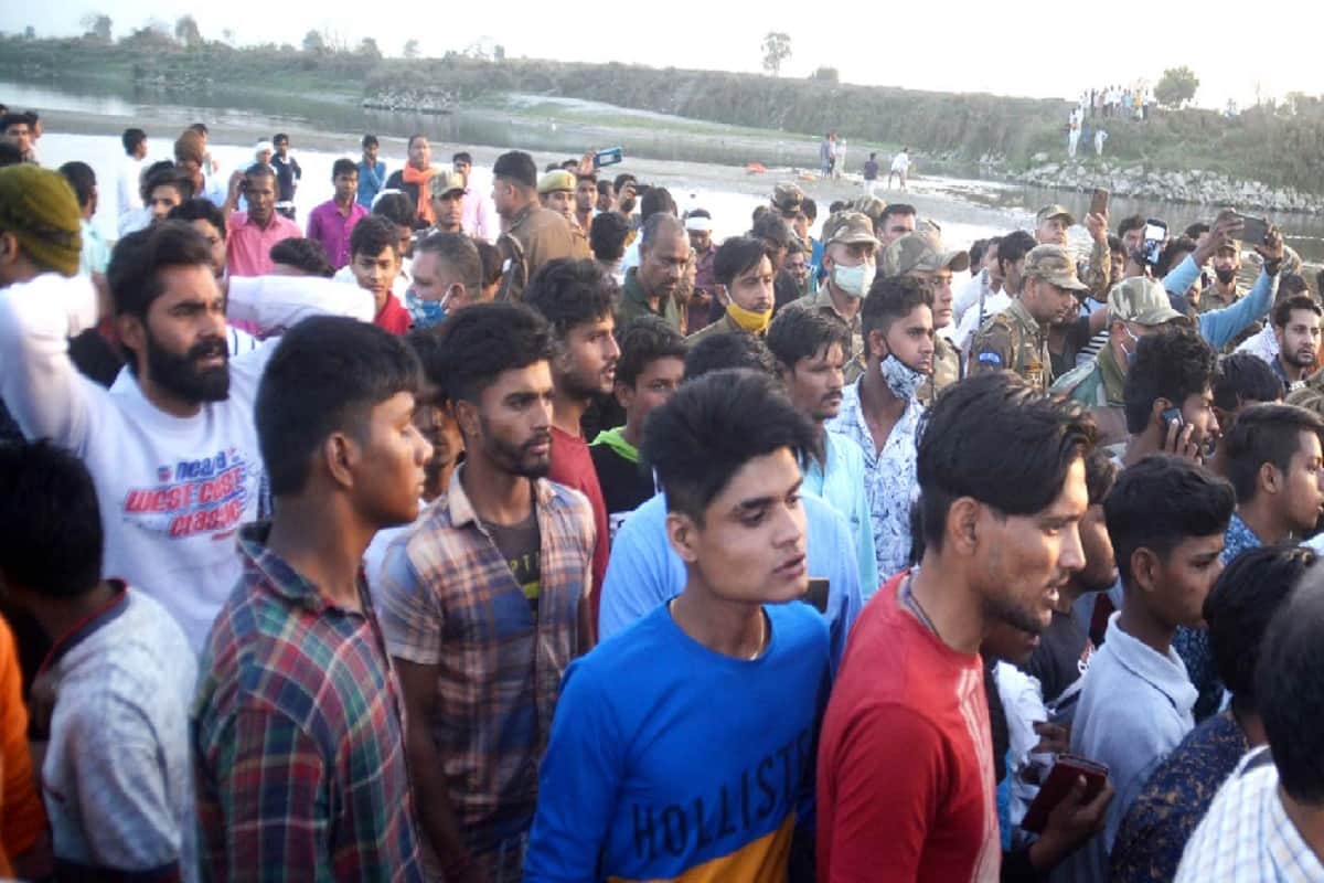 Two youths of Pali village drowned in Yamuna river in Baghpat and see photos