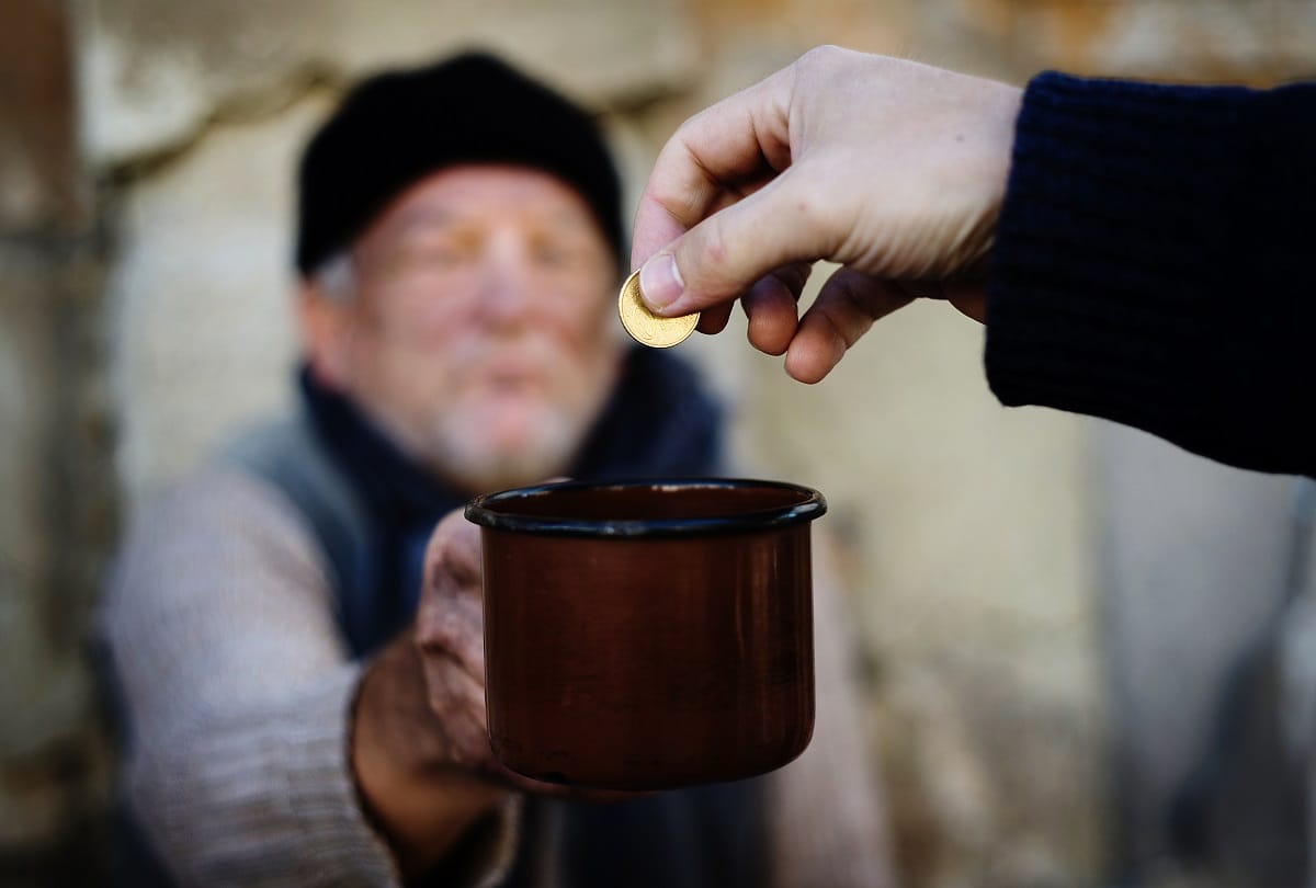 china beggars collect money by e wallet stopped demanding cash