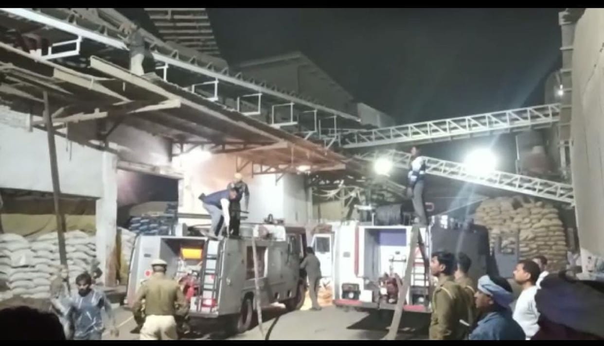 Rice mill fire, loss of crores