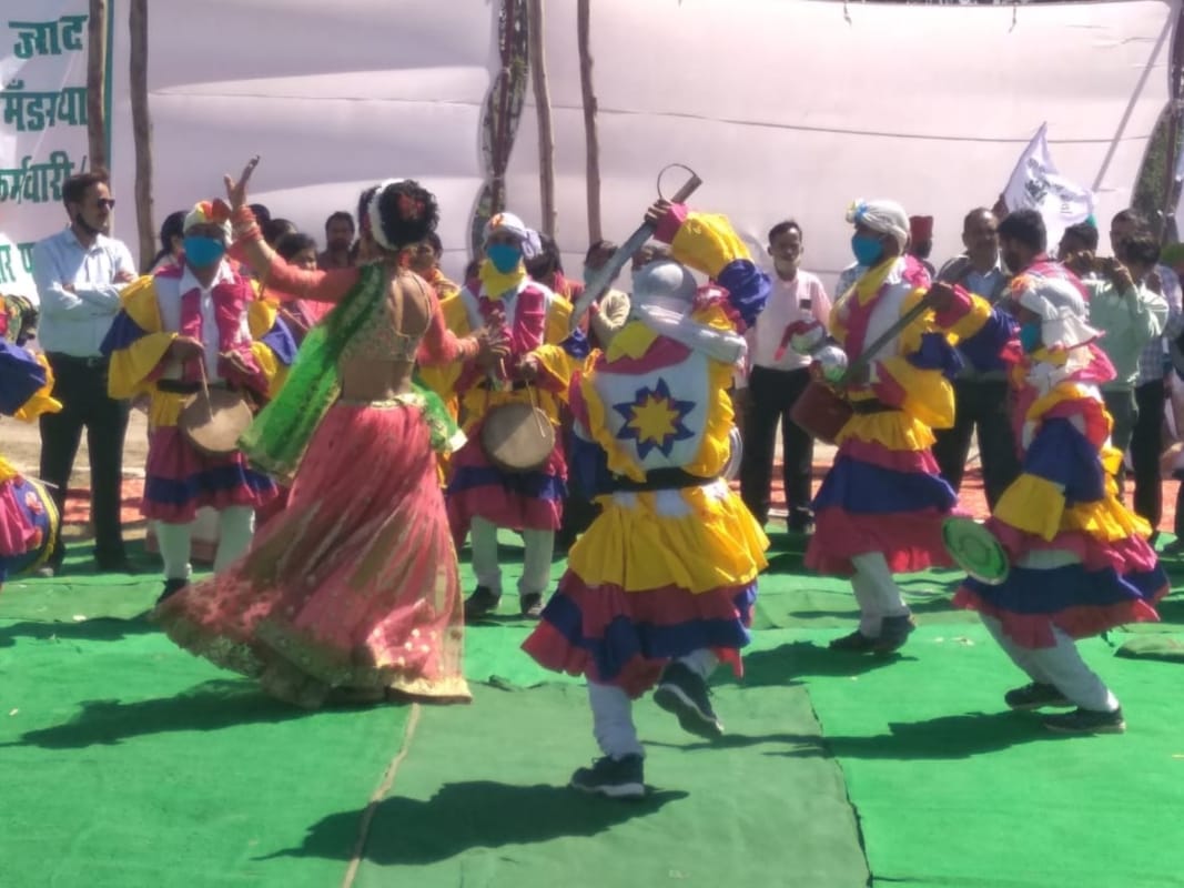 Kisan Mahapanchayat in Rudrapur: kisan visit in mahapanchayat with uttarakhand folk Chholiya dance