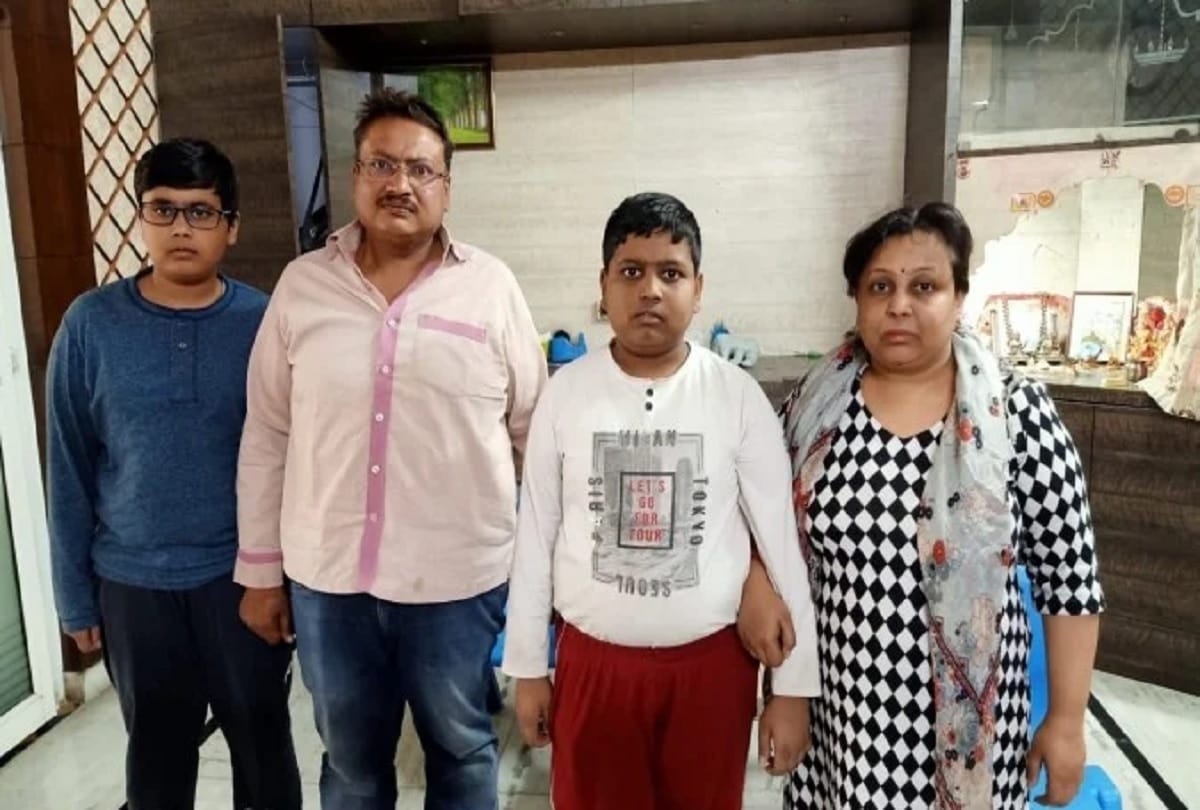 Robbery in Ghaziabad Rajnagar sector 6 businessman house family and children scared