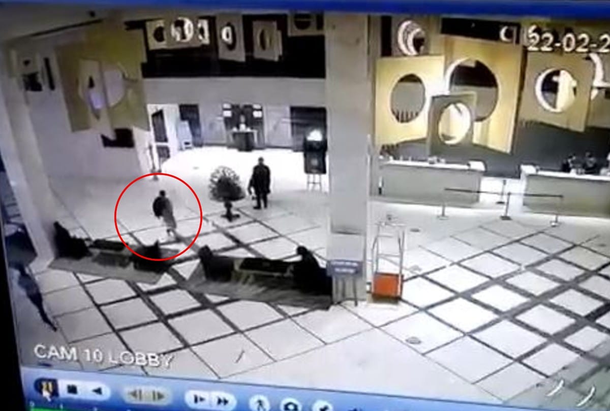 purse stealing with cash jewelry of bride mother at five star hotel in agra