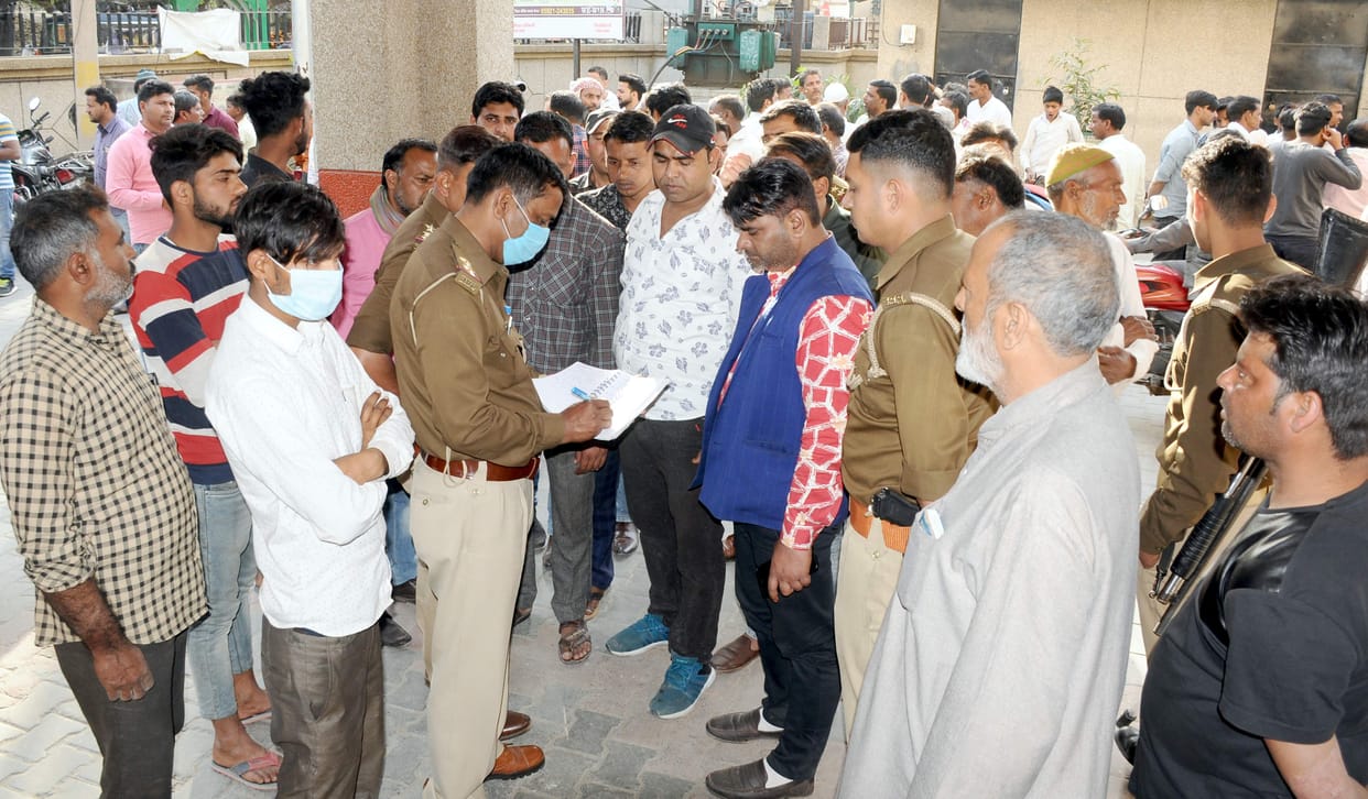 two person dies in road accident in sambhal