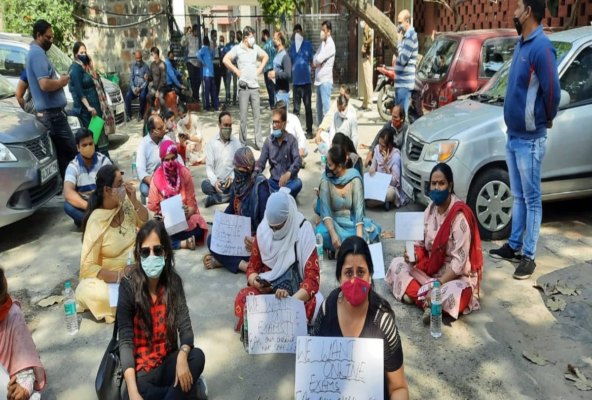 delhi parents association accuses big school of delhi for suppressing corona positive students case news for coming out and demand online exam