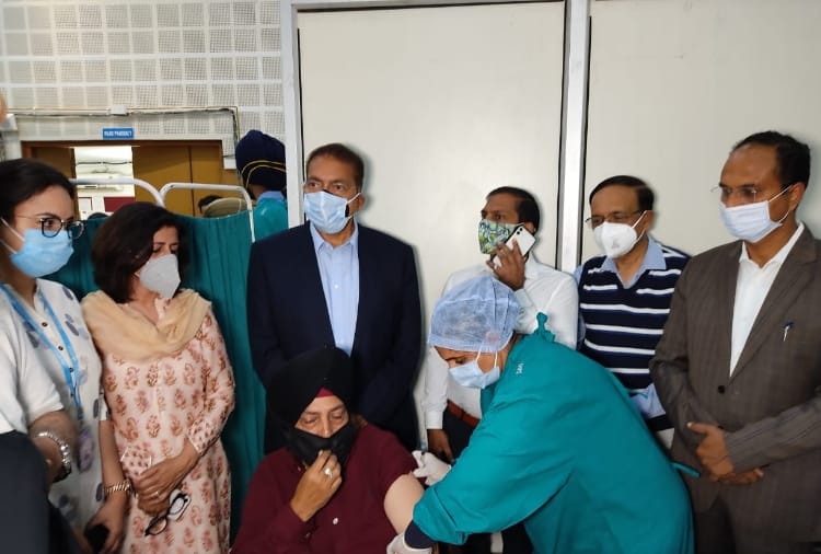 Second Phase of Corona vaccination started in Punjab