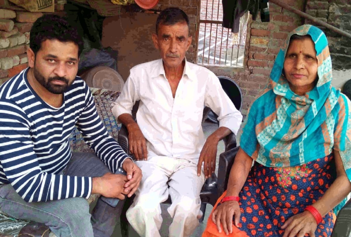 PM narendra modi in mann ki baat calls garhmukteshwar santosh devi who weaves mat know all about her in pics