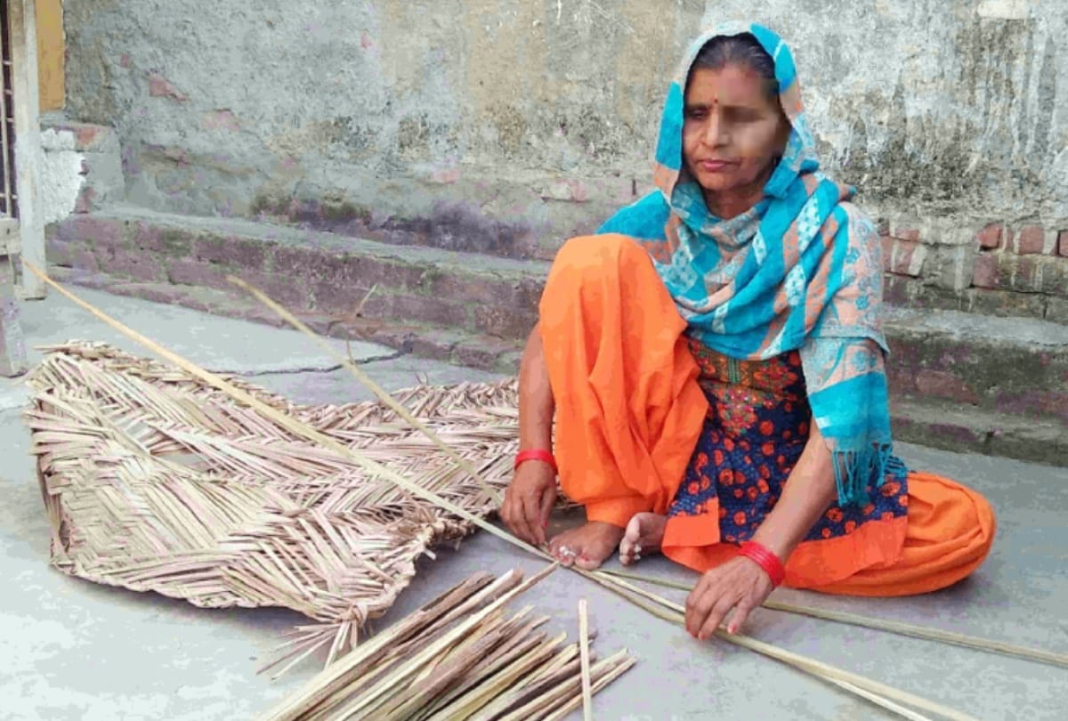 PM narendra modi in mann ki baat calls garhmukteshwar santosh devi who weaves mat know all about her in pics