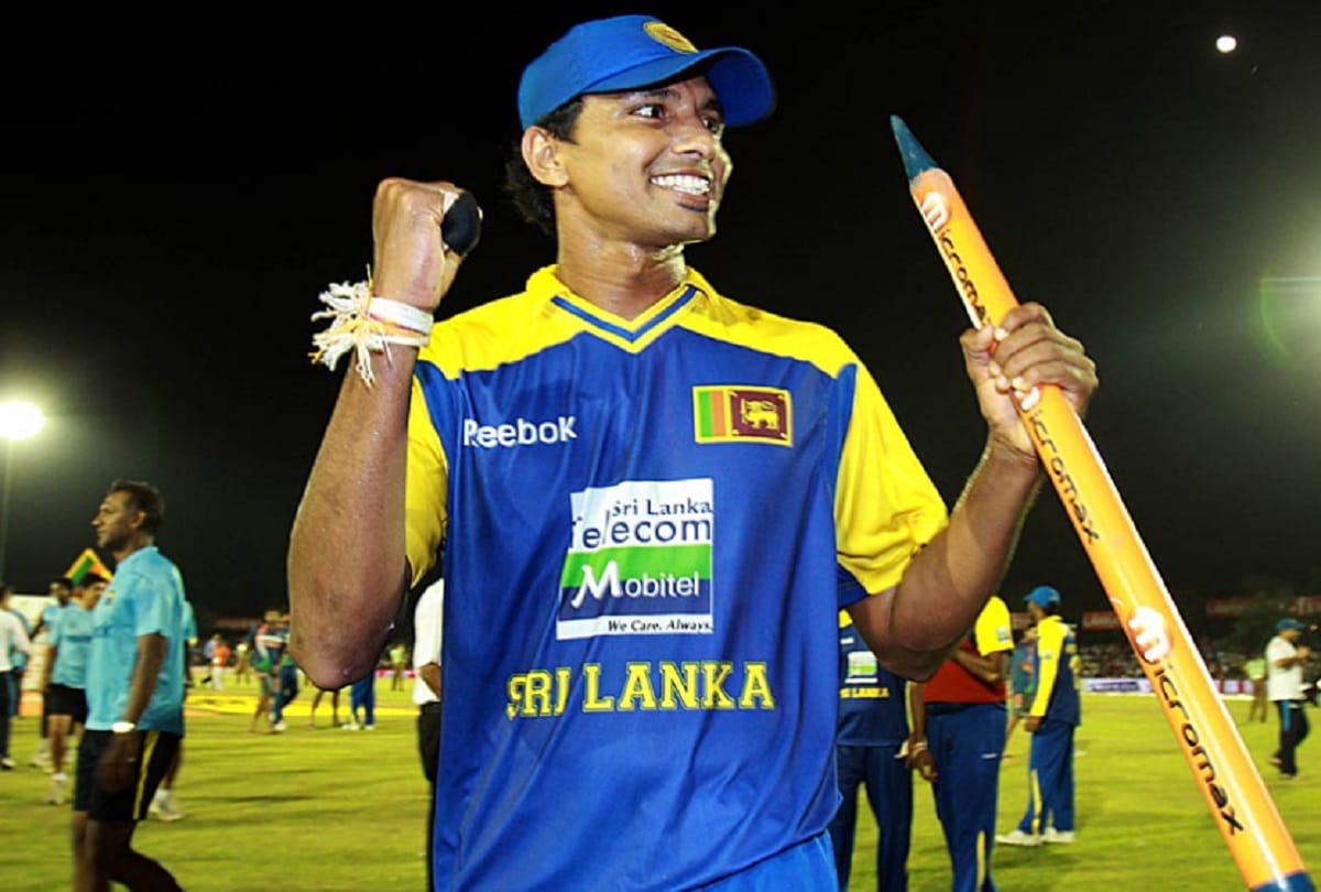 suraj randiv, Chinthaka Jayasinghe and Waddington mwayenga former international cricketers now become bus drivers