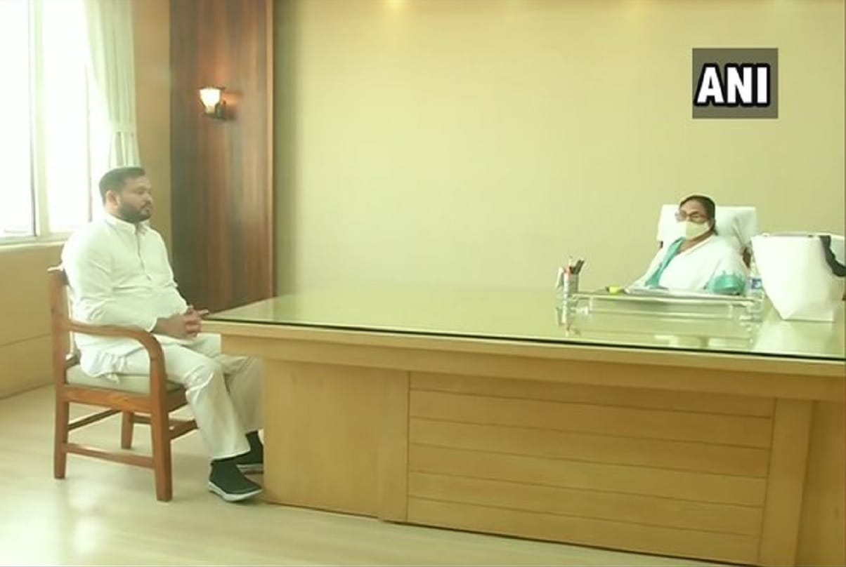 RJD leader Tejaswi Yadav met West Bengal Chief Minister Mamata Banerjee