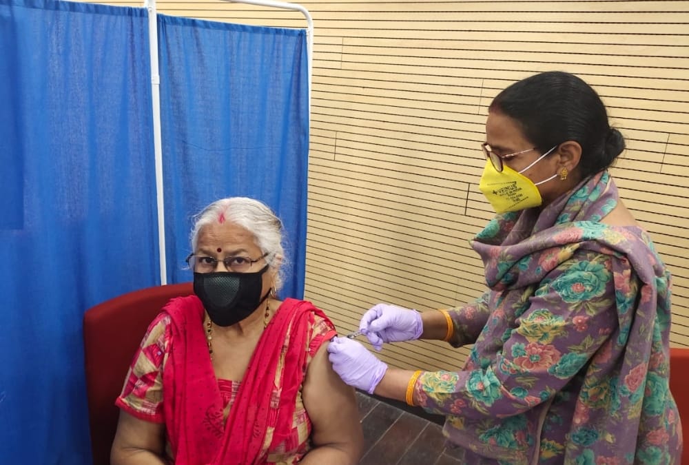 Vaccination starts for old people in Uttar Pradesh.