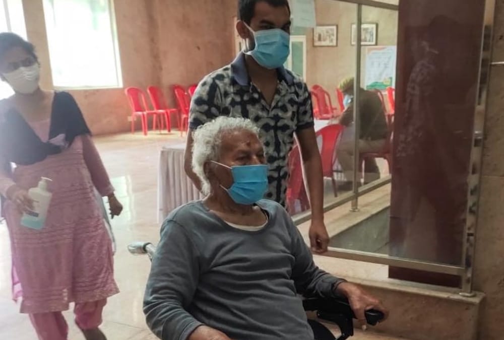 Vaccination starts for old people in Uttar Pradesh.