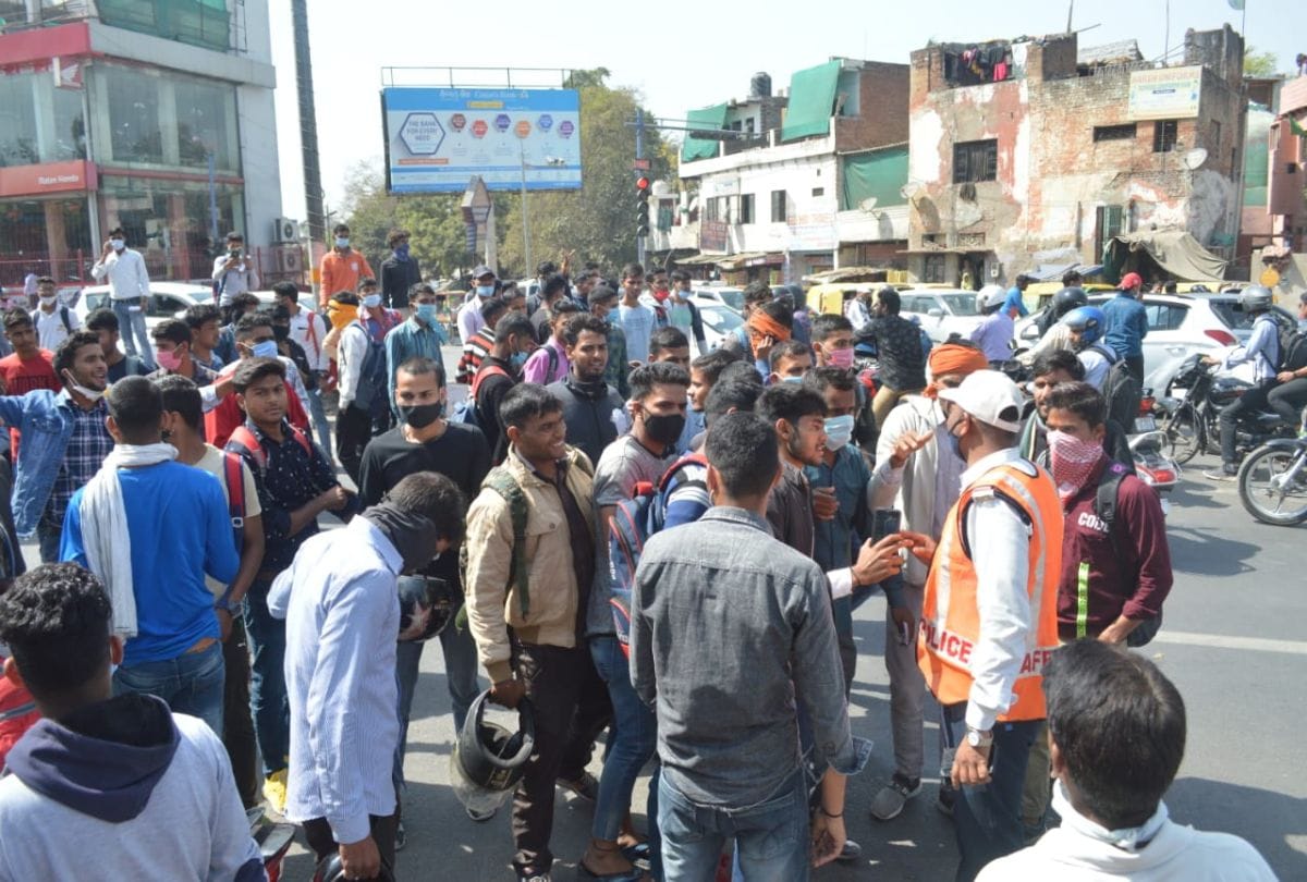 Youth Corona Virus Test For Sena Bharti Clash At Covid Center Agra News