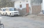 शहर के कासिम नगर से पकड़े गए शाहिद के घर के बाहर खड़े एटीएस के वाहन।