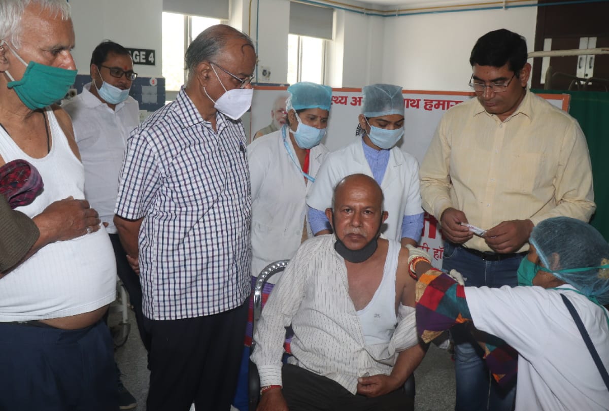 Gorakhpur UP Covid 19 Vaccination incresed in Gorakhpur More target people got corona vaccine