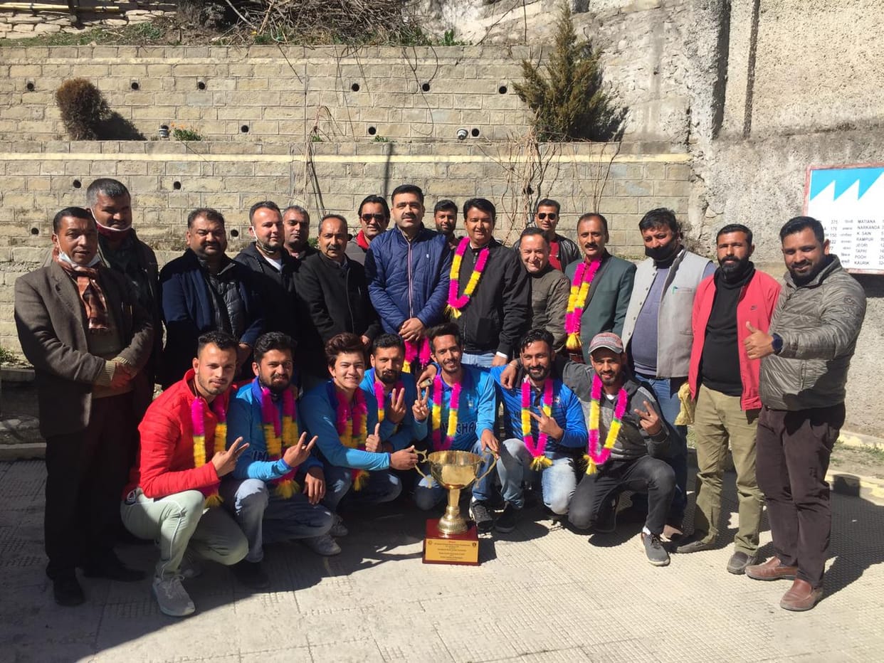 tenis cricket winning team great welcom at theog