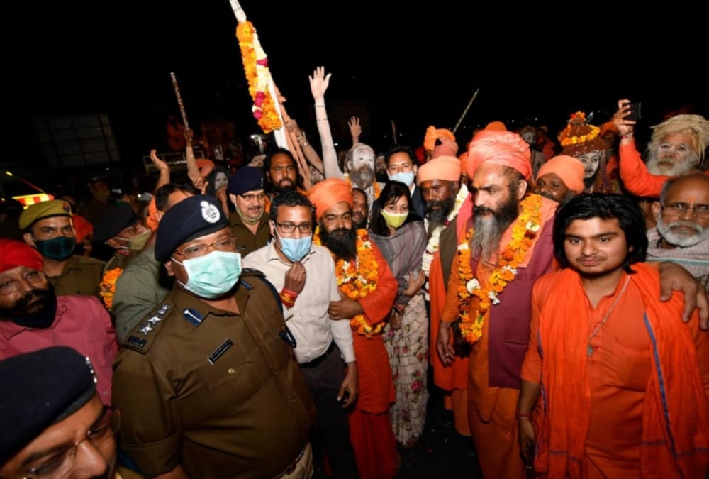Haridwar Maha Kumbh Mela 2021: Grand Welcome of Juna, Awahan and Kinnar Akhada in City Photos