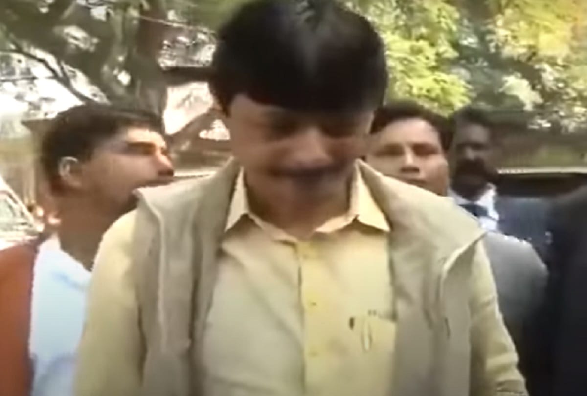 delhi police registers case against seelampur mla abdul rahman over fight with congress workers