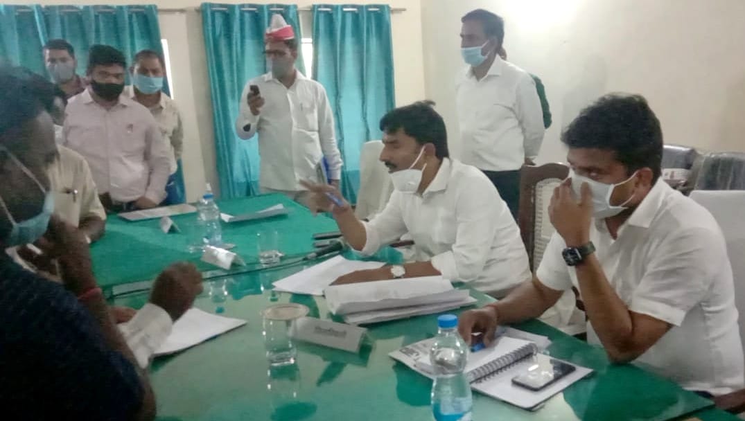 Occupy domineering on pasture land, Lekhpal is not listening