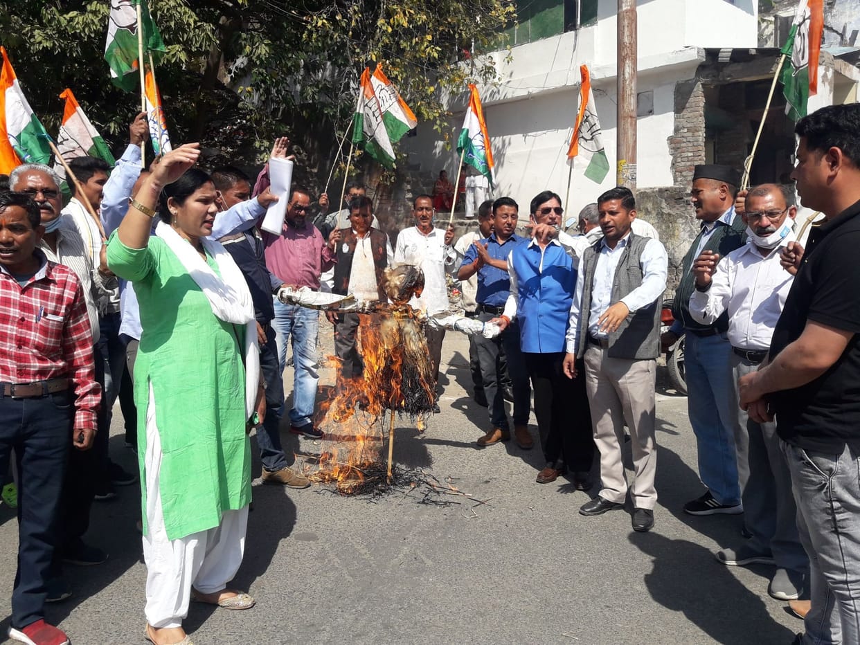Agitators boil down to protest lathi chargeA