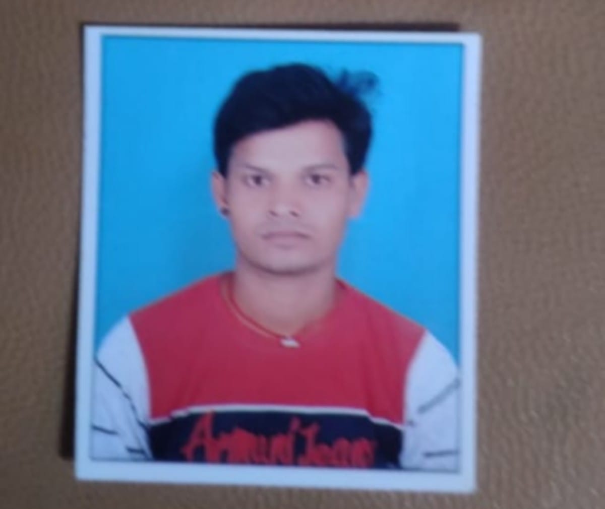 Husband wife couple suicide hanged after love marriage in azamgarh up