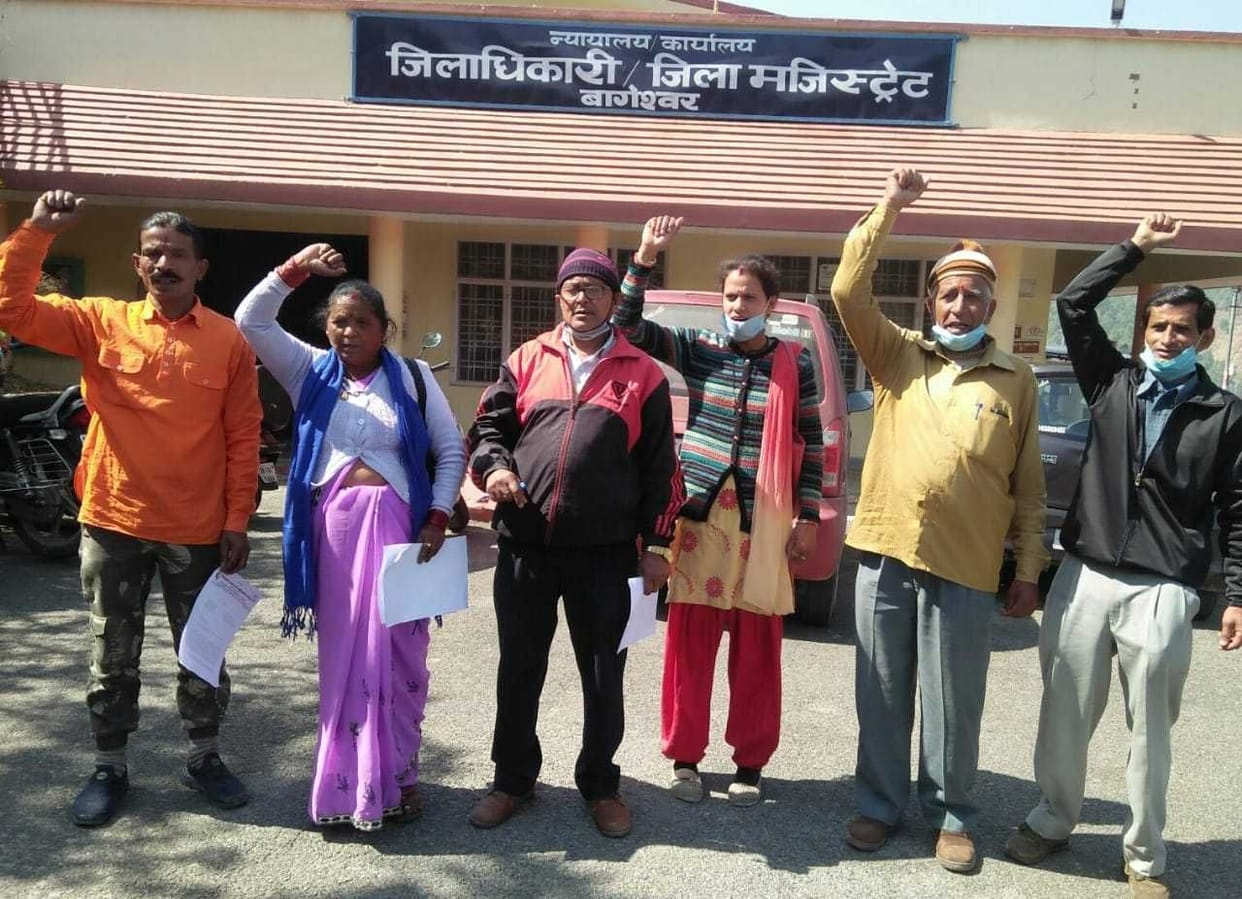 Workers angry over not getting benefits of schemes