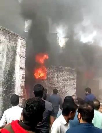 Mathura: fire in transport company's warehouse, loss of 20 lakh rupees