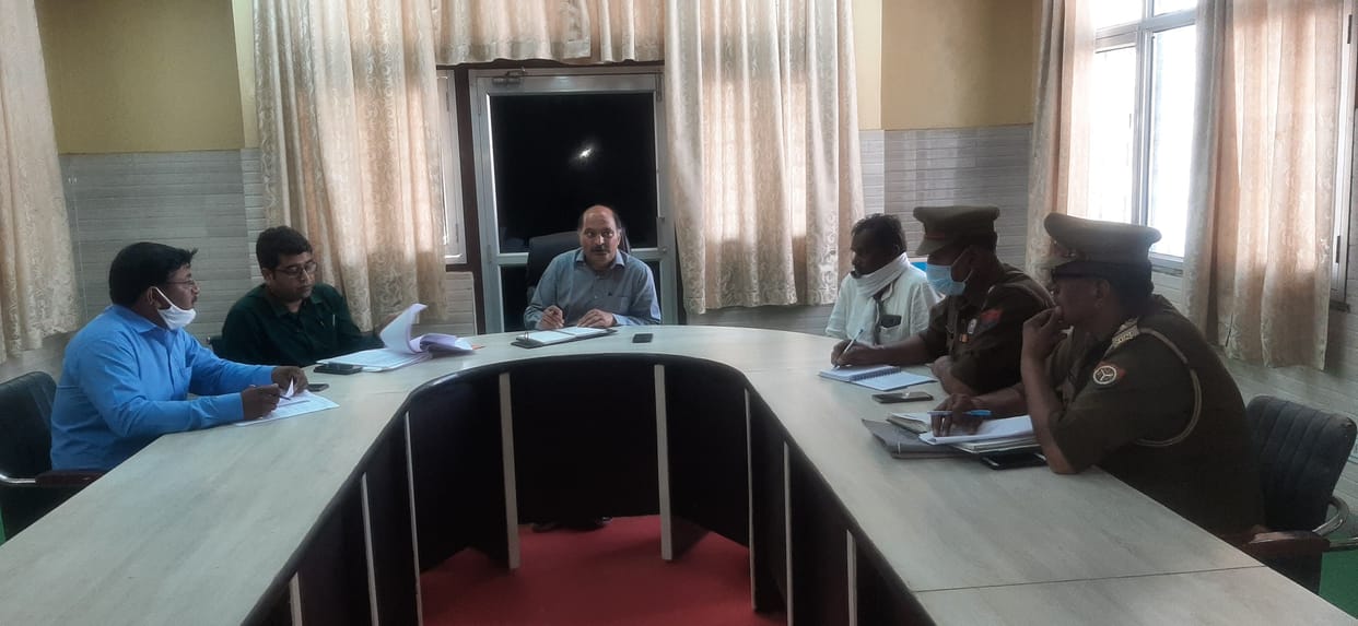 Mathura: Barsana before Lathamar Holi, broken roads of Nandgaon will be better