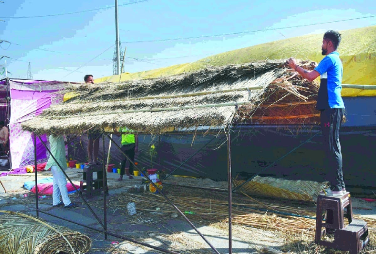 farmers built huts to escape from summer at delhi borders