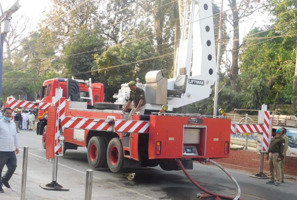 Mock drill to prevent fire in City Mall Gorakhpur