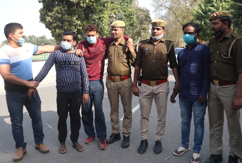 Truth behind theft in Jugul Kishor jwellers in Lucknow.