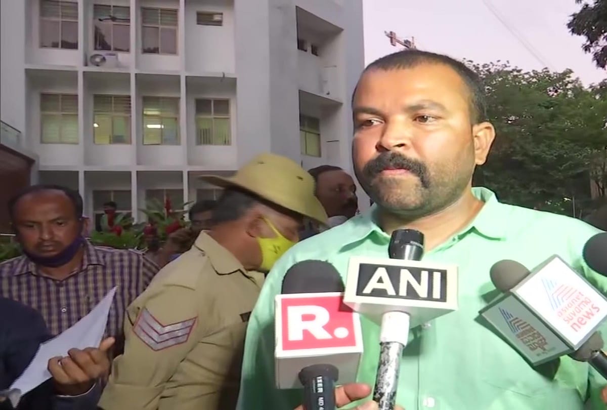 Dinesh Kallahalli lodged a complaint with police, demanding a probe into a sex scandal involving Karnataka minister Ramesh Jarkiholi