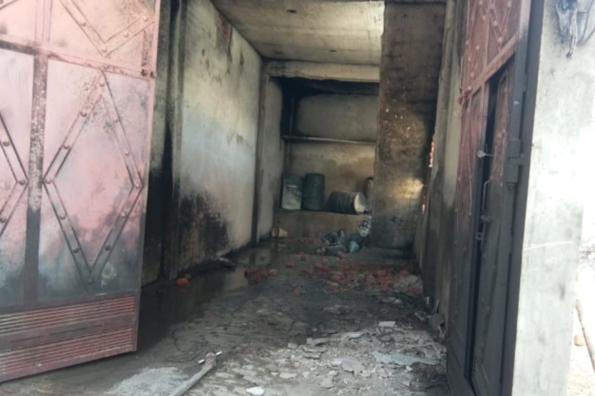 Illegal oil warehouse fire: drums thrashed into Fire after worker burnt beedi in Lisari gate Meerut