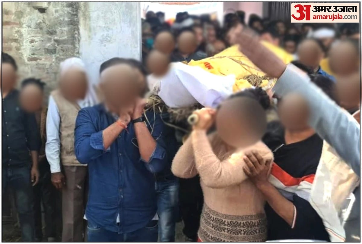Hathras: Daughter participates in father funeral