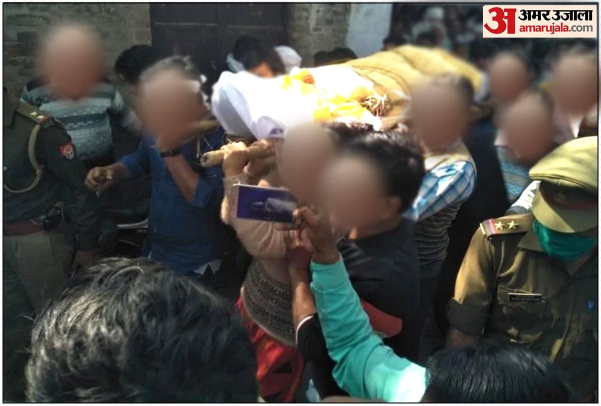 Hathras: Daughter participates in father funeral