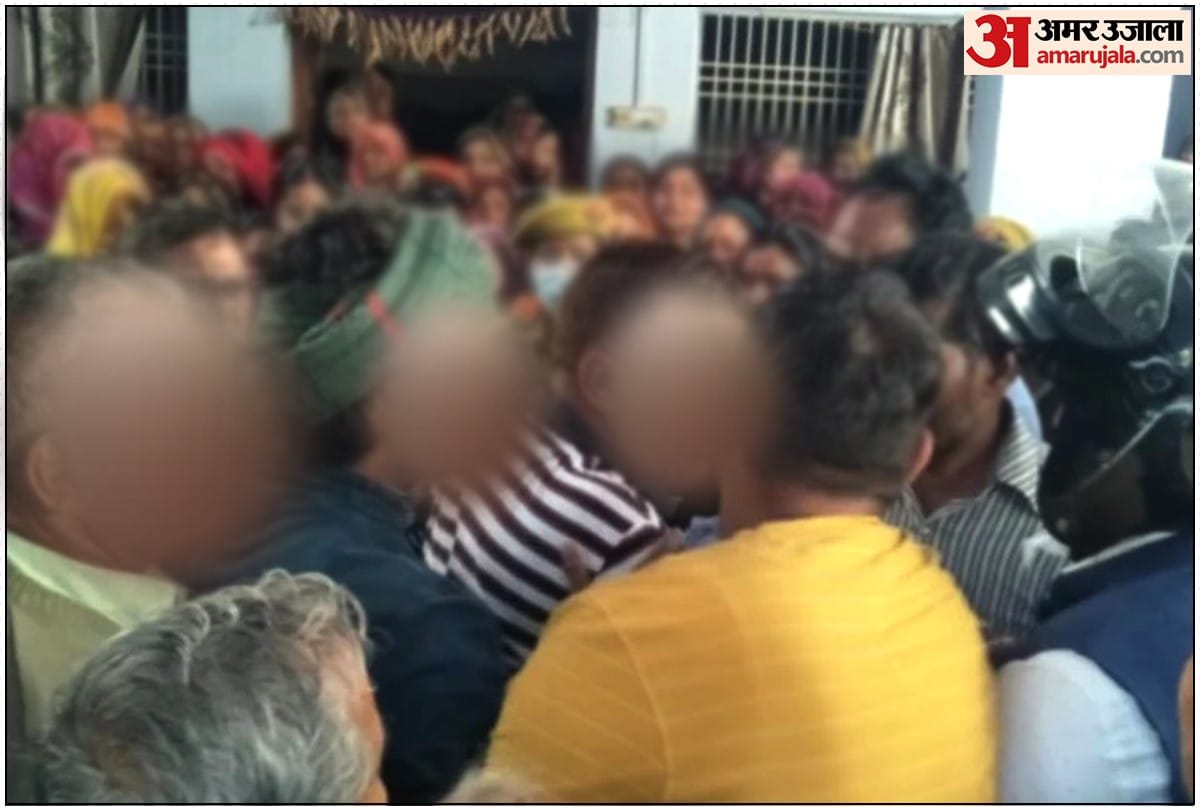 Hathras: Daughter participates in father funeral