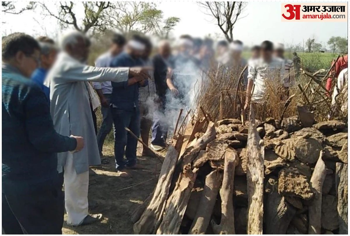 Hathras: Daughter participates in father funeral