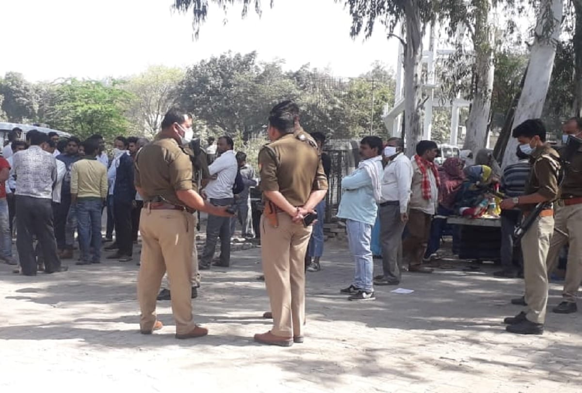 Hathras Akrabad minor girl assault and murder case people angry after seeing postmortem report 