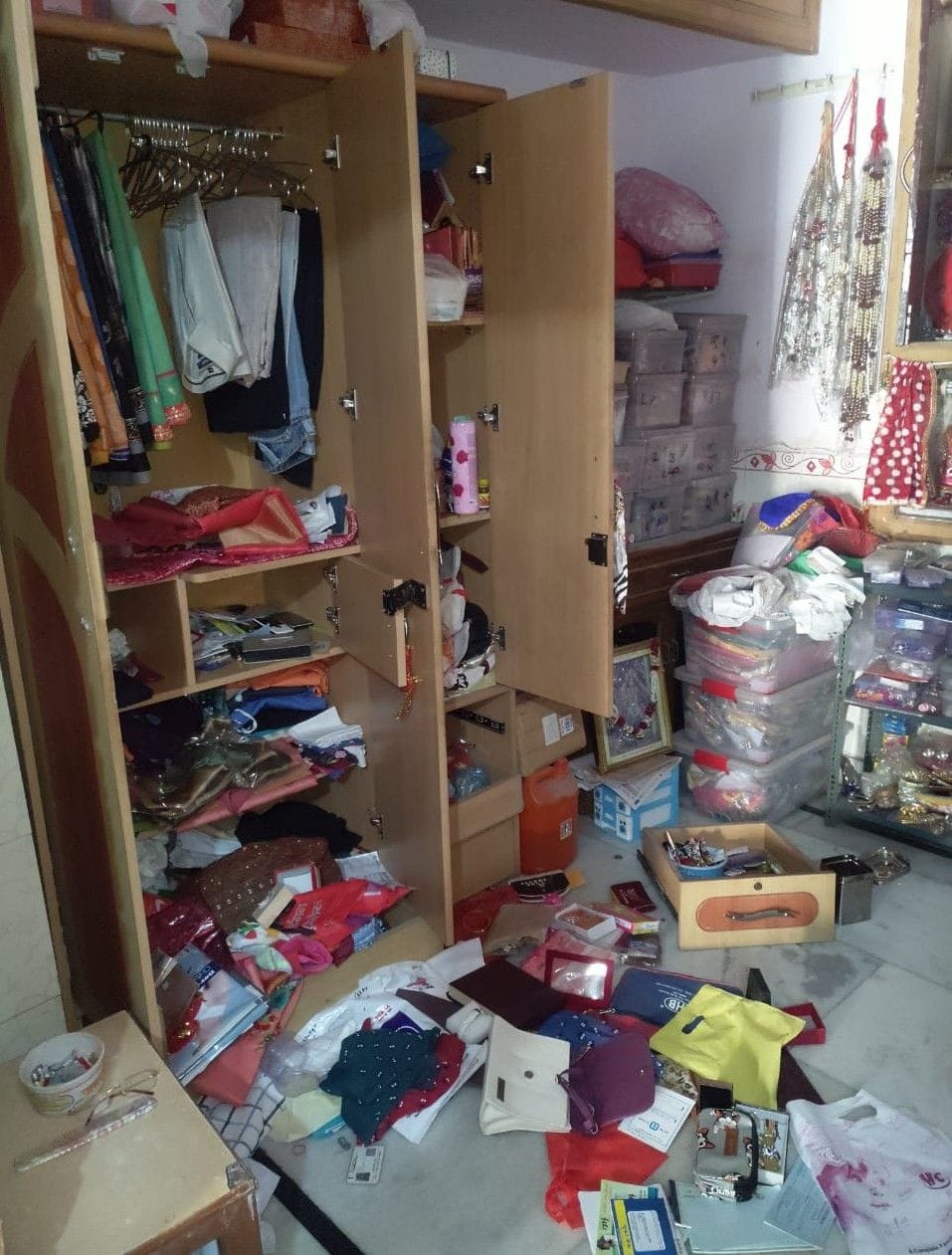 house theft in bhiwani
