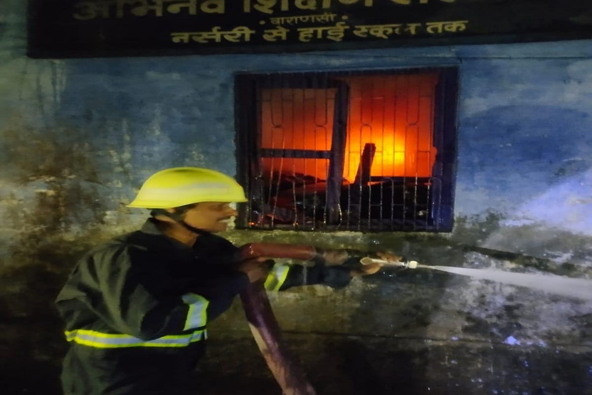 Fire in electric skirting shop late night in Varanasi Chauk piyari