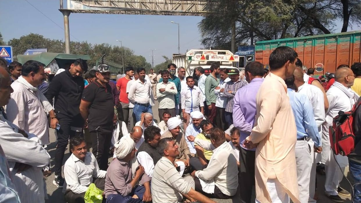 road jaam in jharoda village