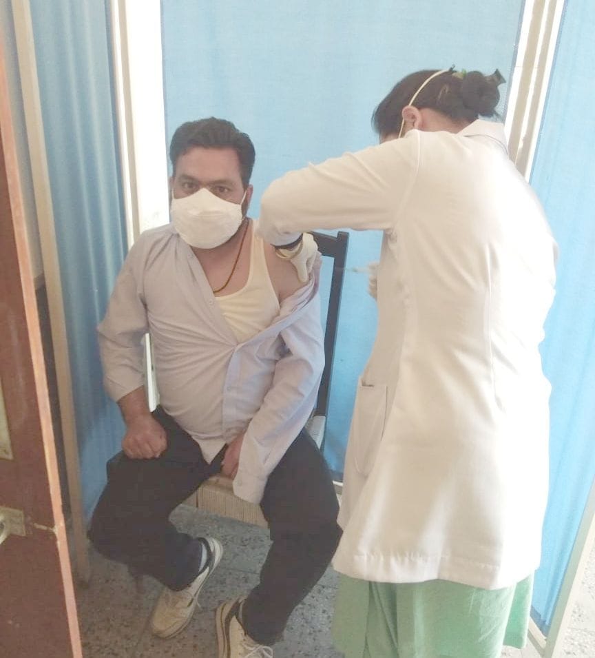 285 people installed Corona vaccine in Chamba