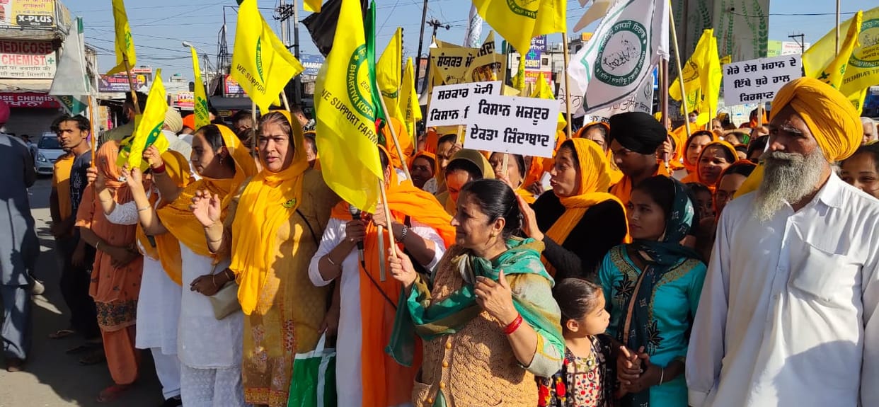 March on foot in favor of farmers