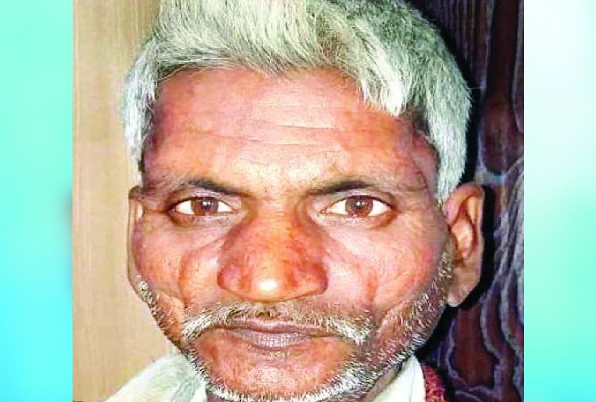 accused reached police station after killing his father in firozabad