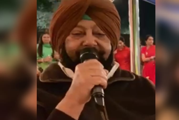 Punjab Captain Amarinder Singh sings song in granddaughter wedding
