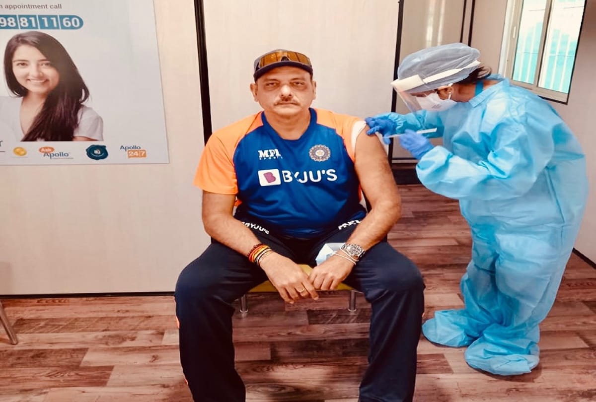 India Team Coach Ravi Shastri Covid 19 Vaccine First Dose 1983 world cup  India's 1983 World Cup hero also receives Covishield vaccine