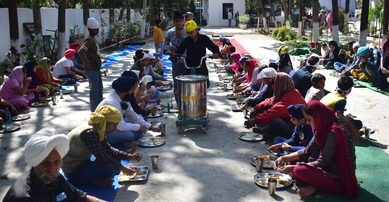Neither a golak in the Guru Ghar, nor make food.. Still no one is hungry
