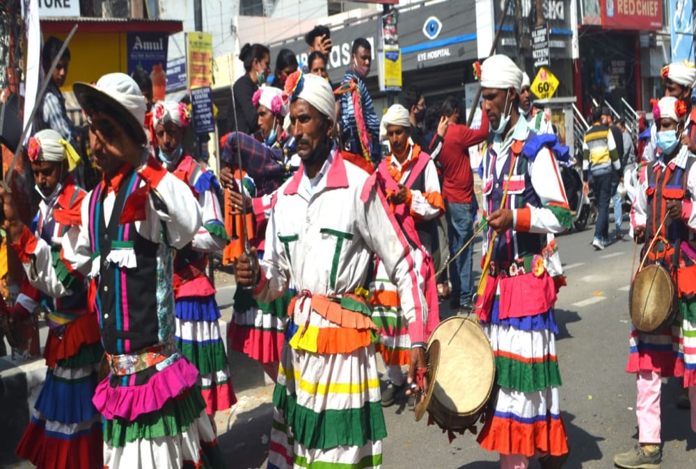Haridwar Kumbh Mela 2021: Folk dancers wear military dress in Niranjani Akhara Peshwai photos