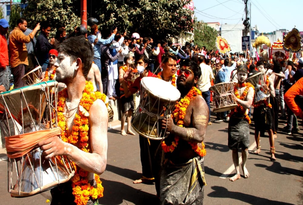 Haridwar Kumbh Mela 2021: Huge Crow for See Niranjani Akhara Royal Peshwai photos