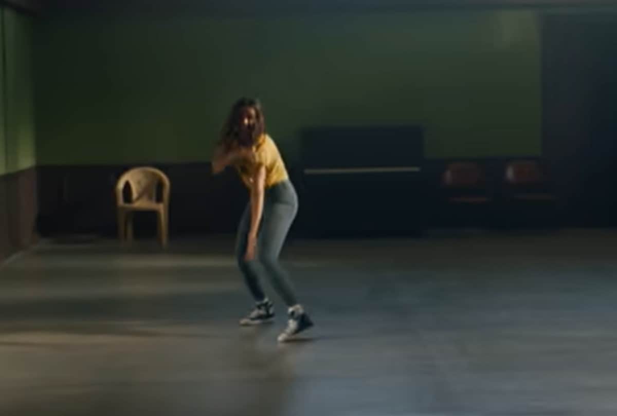Deepika Padukone Denim Ad Accused of Copying Film Yeh Ballet Studio Set up
