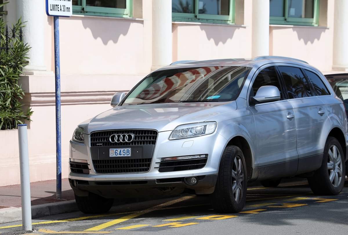 aaj ka celebrity lifestyle Ananya Panday lifestyle car collection house and net worth